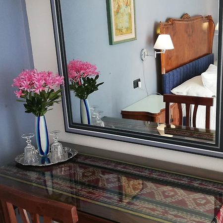 La Collina Since 2008 No Smoking B&B 瓦雷泽 外观 照片