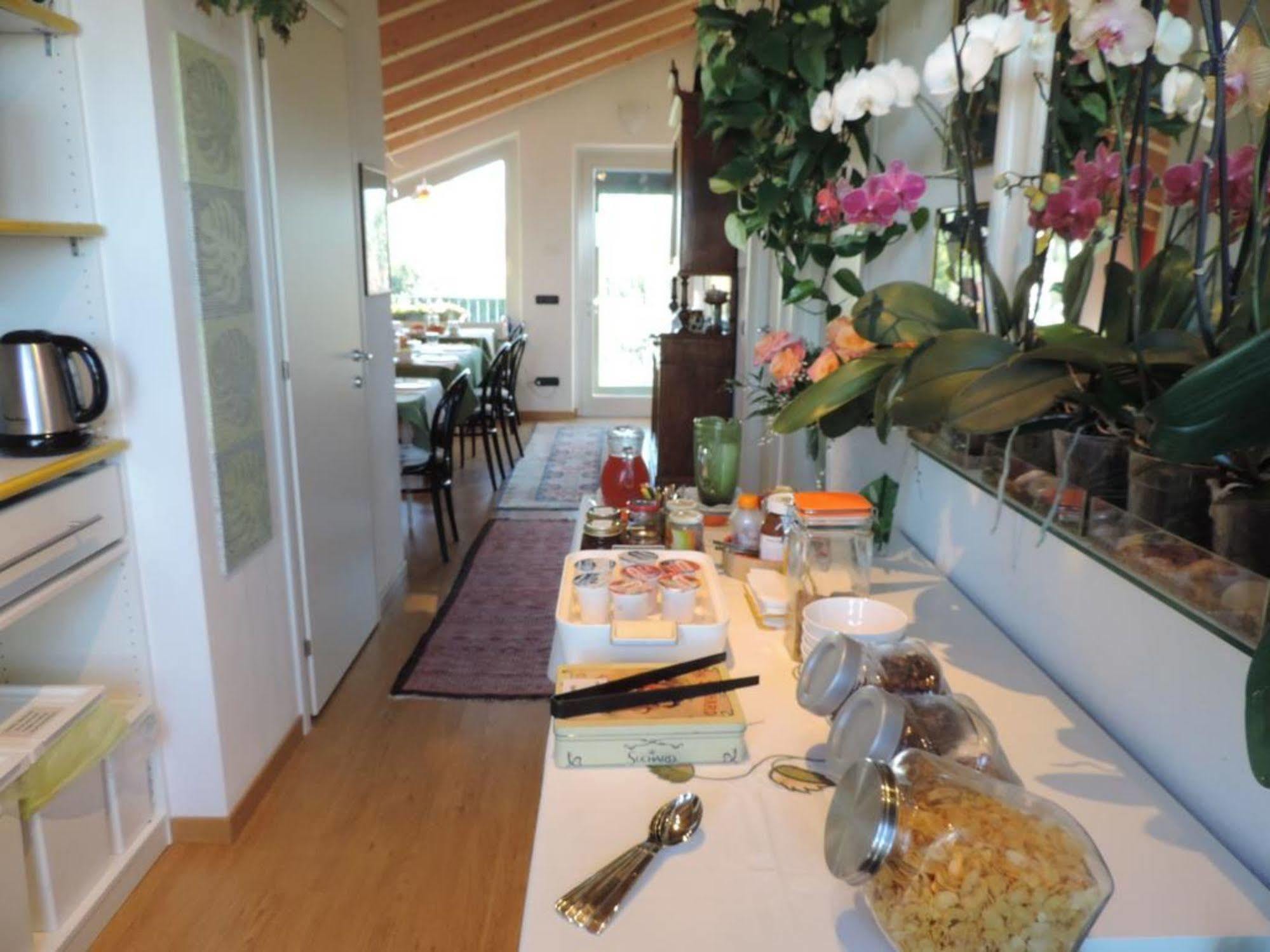 La Collina Since 2008 No Smoking B&B 瓦雷泽 外观 照片